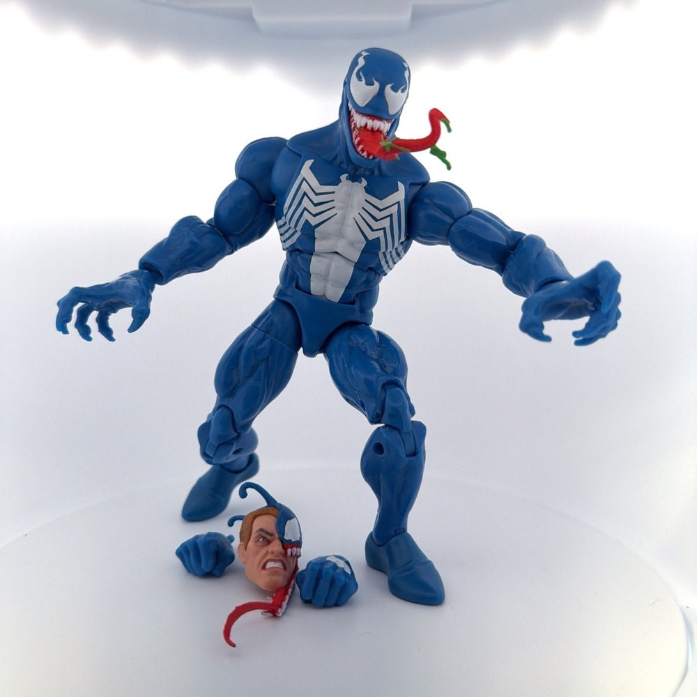 Marvel vs Capcom Venom Marvel Legends Figure Gamerverse